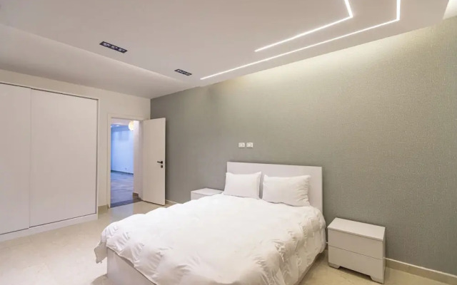 Host Prime Paradise Villa At Rehab City