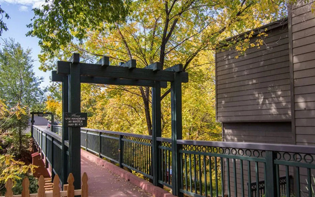 The Inn Above Oak Creek