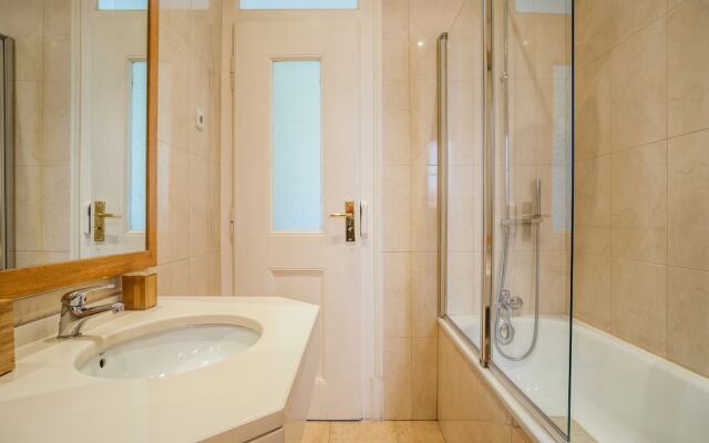 Fernando Pessoa Apartment Rentexperience