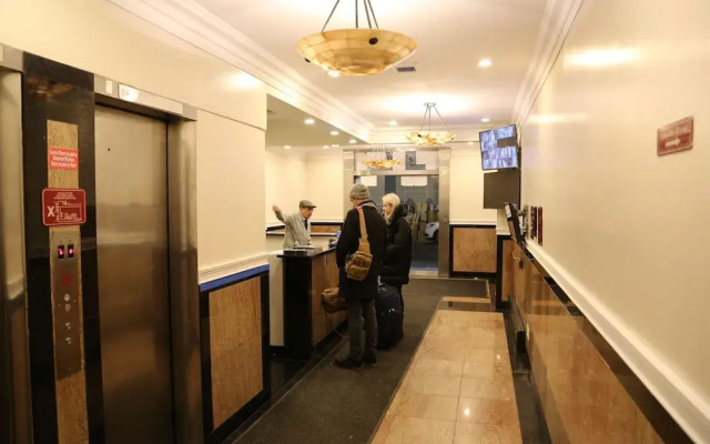 The Nomad Suites & Apartments