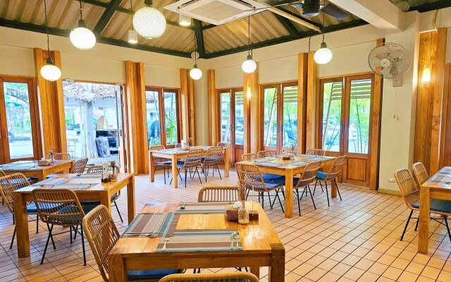Dugong Village-Green Hotel