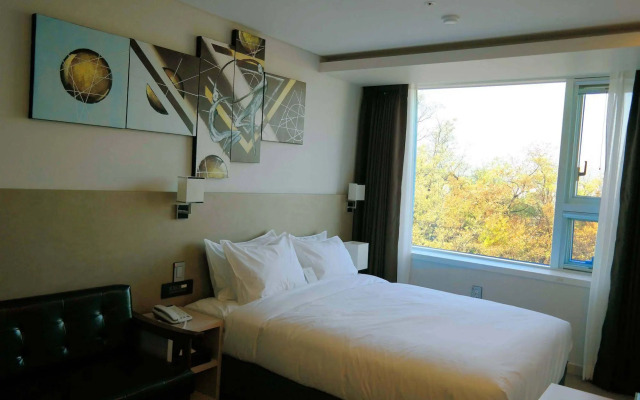 H Avenue Hotel