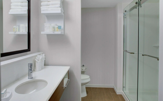 Hampton Inn and Suites Manchester