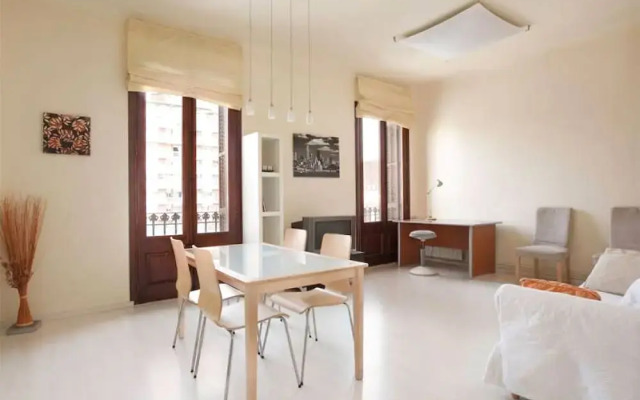 Akira Flats Marina I Apartment