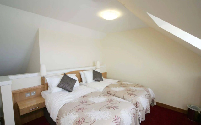 Woodland Bay Hotel