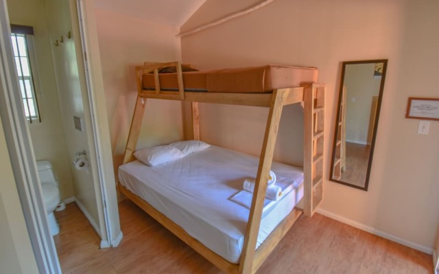 Tramonto ROJO Santa Teresa Guest House