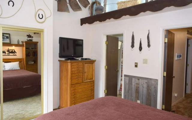 Claim_jumper_townhouse_19