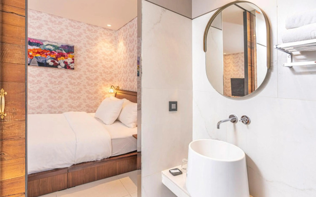 Le Mong Hotel