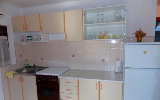 Apartment Darko - 100m from sea: A2 DVOSOBNI  Vir, Zadar riviera