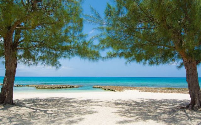 The Grandview Condos on Seven Mile Beach