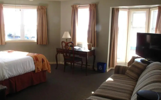 Brigantine Inn & Suites