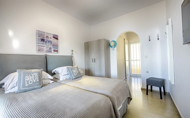 Vistonia Studio 5 Directly on the Beach With sea View