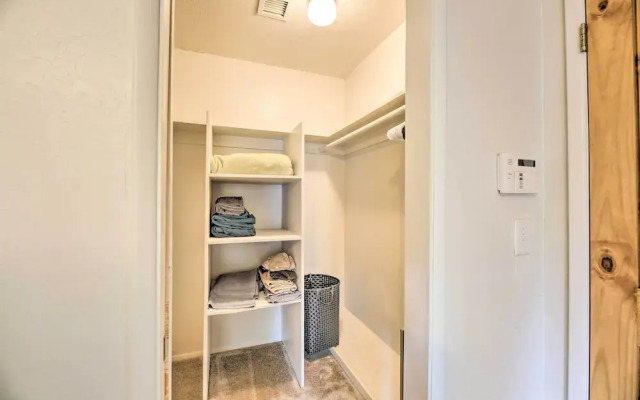 Wooded Yard, Gas Grill: Lush Pinetop Retreat