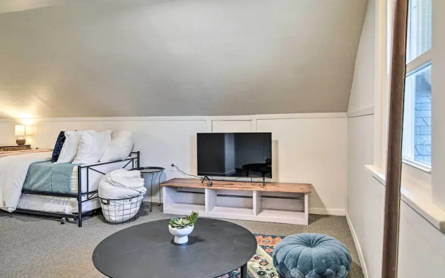 Family-friendly Des Moines Retreat w/ Patio!