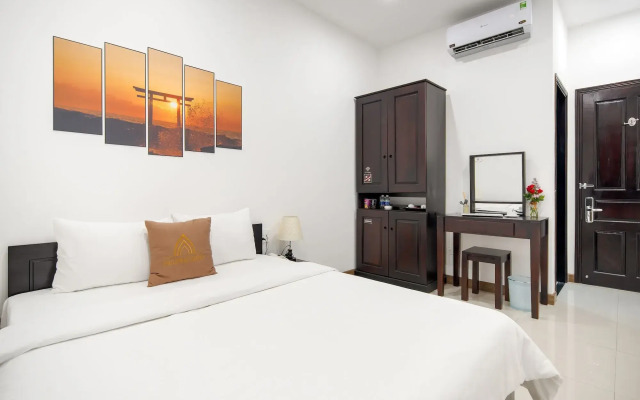 Phuong Dong Hotel & Apartment