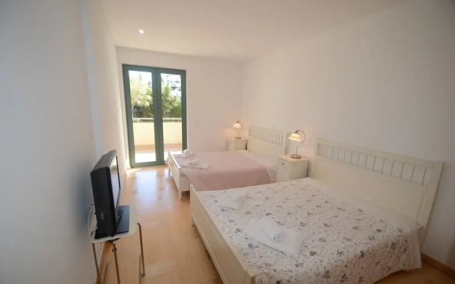 Vilamoura apartment garden access 013