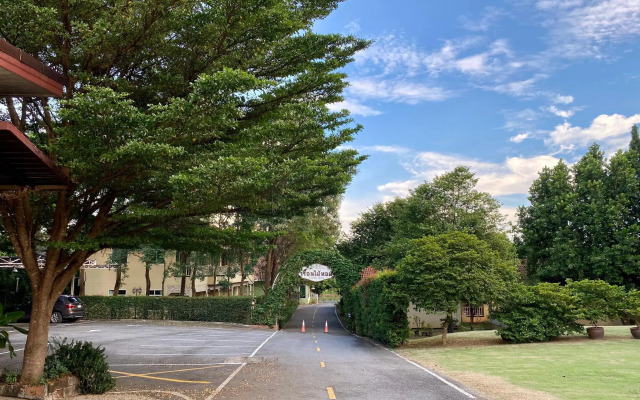 Ruenmaihom Riverside Cottage