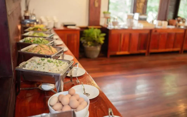 E-Outfitting Vang Thong Hotel