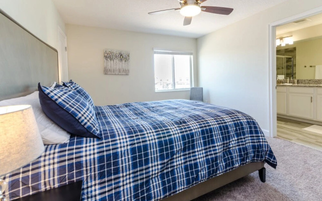 Romeo Circle Villa Storey Lake 1