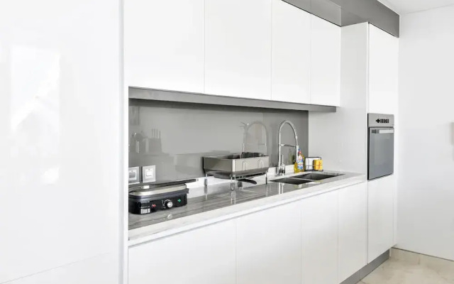 Contemporary 2 BR in Bluewaters Island
