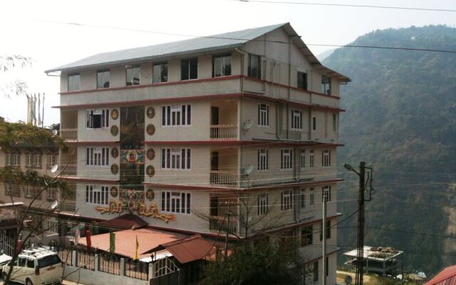 Hotel Mayal Retreat