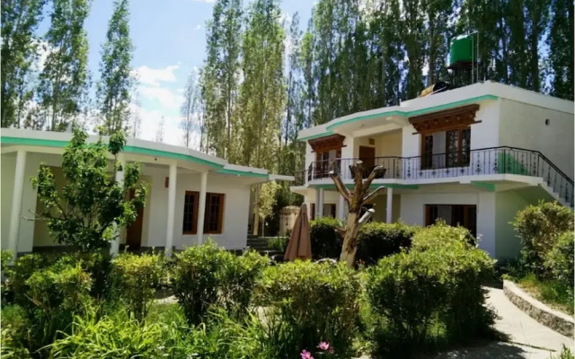 TIH Royal Heritage Resort