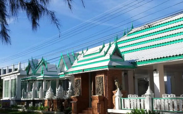 Samroiyod Beach Resort