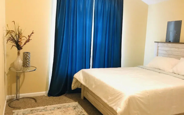 Spacious 3 BR Ranch House W Patio Yard in a Quiet Suburb