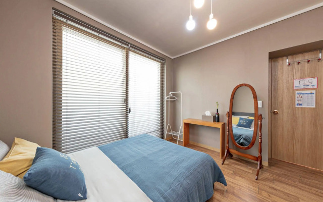 Cozzzy Guest House - Hostel