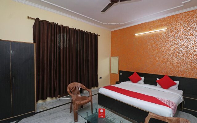 Everest Inn By OYO Rooms