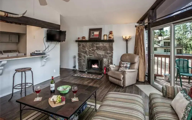 Bear Cave - Two Bedroom Cabin