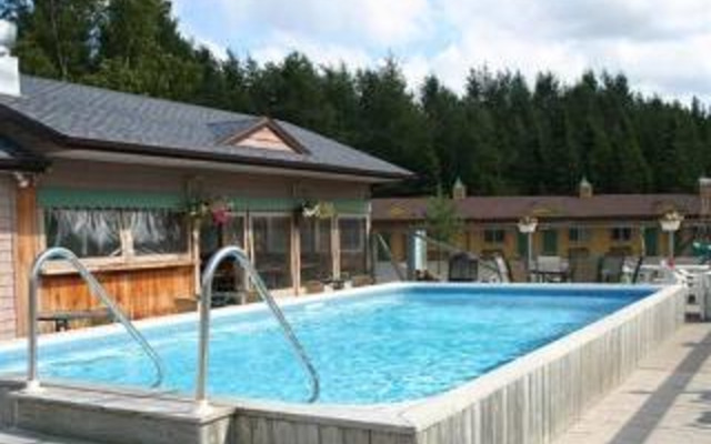 Auberge Les Jardins Inn-Motel Le Brayon & Chalets