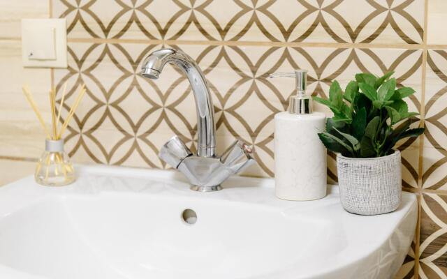 LetoApart (ЛетоАпарт) на улице  Революции 1905 года 35