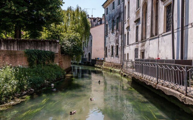 Pio X Square Cosy in Treviso Center