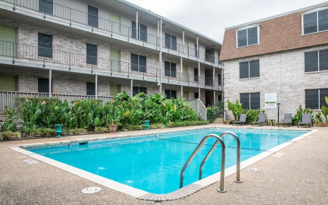 Stylish North Austin Apartments by WanderJaunt