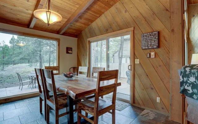 7 Approach Classic Home with Private Hot Tub and BBQ on the Deck by RedAwning