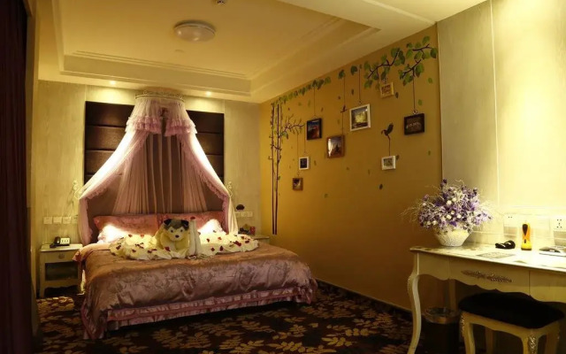 Carnival Boutique Hotel