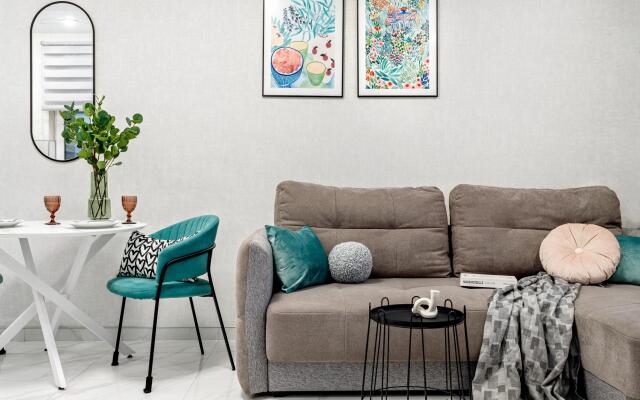 UzorApart is a comfortable studio in the center with stunning sea views