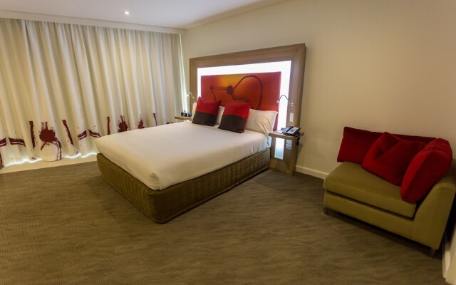Novotel Sydney West HQ Hotel