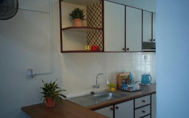 Pinang Beach Apartment at Bayu Emas