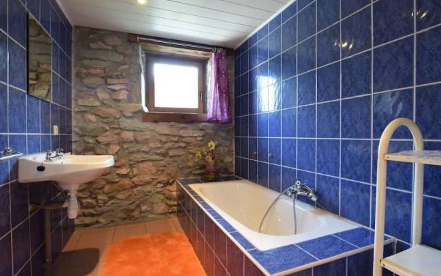 Quaint Cottage In Petite Langlire With Jacuzzi