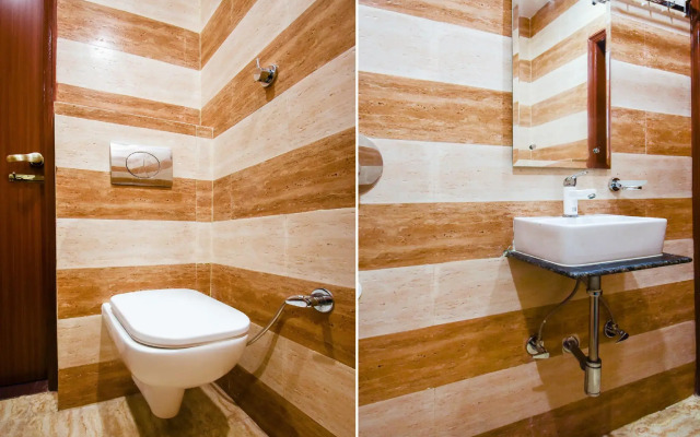 OYO 70744 Hotel Atharv