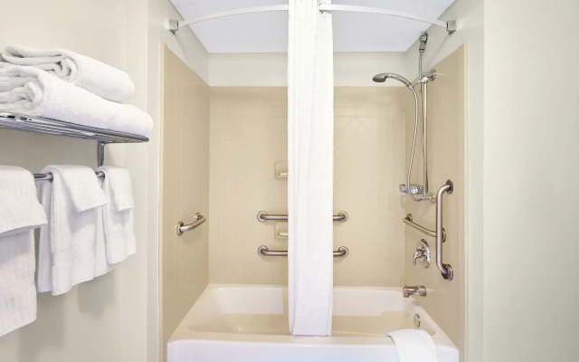 Candlewood Suites Fayetteville Fort Bragg by IHG