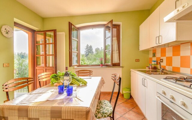 Beautiful Apartment in Monforte D'alba With 1 Bedrooms