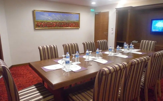 GLK Premier The Home Suites (ex Best Western)