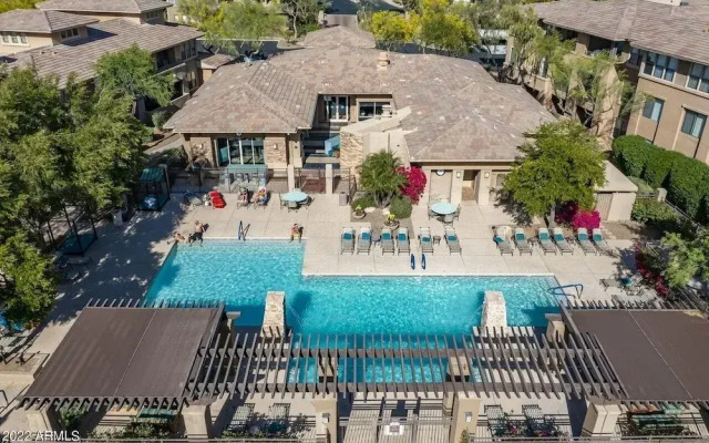 Villa Edge 2 Bedroom Condo by RedAwning