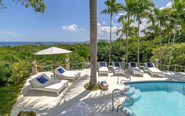 Staffed Round Hill Membership Van/driver 5 Bedroom Villa