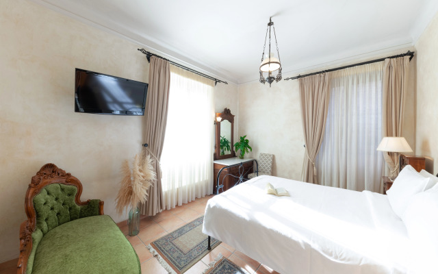 Nafsimedon Hotel