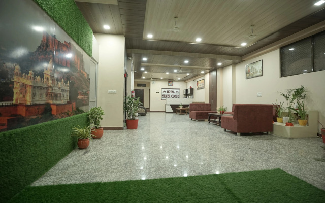 Hotel Silver Cloud