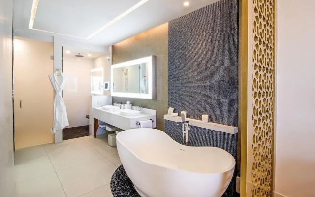 2BD Oceanview Suite Garza Blanca Cabo